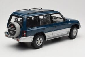 Mitsubishi Pajero V20 LWB Sininen & Hopea Sun Star 1:18 1212 Metalli — kuva 3 / 8