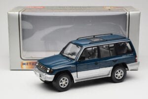 Mitsubishi Pajero V20 LWB Sininen & Hopea Sun Star 1:18 1212 Metalli — kuva 8 / 8