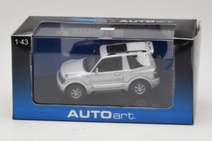 Mitsubishi Pajero SWB Hopea AUTOart 1:43 57113 Metalli — kuva 4 / 4