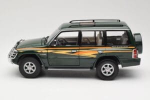 Mitsubishi Pajero V20 LWB Vihreä Sun Star 1:18 1225 Metalli — kuva 4 / 8