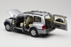 Mitsubishi Pajero V73 Sininen YC Model 1:18 241218040102010209 Metalli — kuva 5 / 8