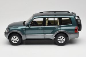 Mitsubishi Pajero V73 Vihreä YC Model 1:18 241218040101010215 Metalli — kuva 4 / 8