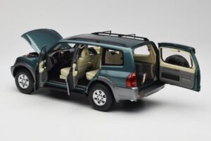 Mitsubishi Pajero V73 Vihreä YC Model 1:18 241218040101010215 Metalli — kuva 5 / 8