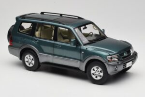 Mitsubishi Pajero V73 Vihreä YC Model 1:18 241218040101010215 Metalli — kuva 6 / 8
