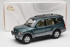 Mitsubishi Pajero V73 Vihreä YC Model 1:18 241218040101010215 Metalli — kuva 8 / 8