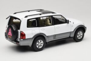 Mitsubishi Pajero V73 Valkoinen YC Model 1:18 241218040103010206 Metalli — kuva 3 / 8