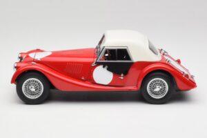 Morgan 4/4 Plus Competition Hardtop Punainen Kyosho 1:18 08114R Metalli — kuva 4 / 8