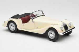 Morgan 4/4 Series II Valkoinen Kyosho 1:18 08111W Metalli — kuva 6 / 8