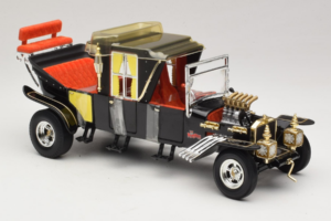 Munsters Koach Musta ERTL 1:18 33036 Metalli — kuva 4 / 6