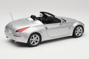 Nissan 350Z Z33 Roadster Diamond Hopea AUTOart 1:18 77371 Metalli — kuva 3 / 8