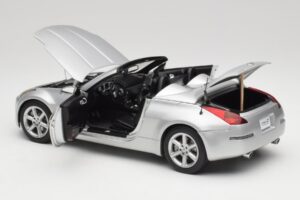 Nissan 350Z Z33 Roadster Diamond Hopea AUTOart 1:18 77371 Metalli — kuva 5 / 8