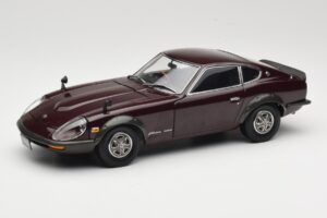 Nissan Fairlady 240Z-G S30 Viininpunainen Kyosho 1:18 08212M Metalli