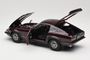 Nissan Fairlady 240Z-G S30 Viininpunainen Kyosho 1:18 08212M Metalli — kuva 5 / 8