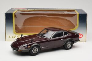 Nissan Fairlady 240Z-G S30 Viininpunainen Kyosho 1:18 08212M Metalli — kuva 8 / 8