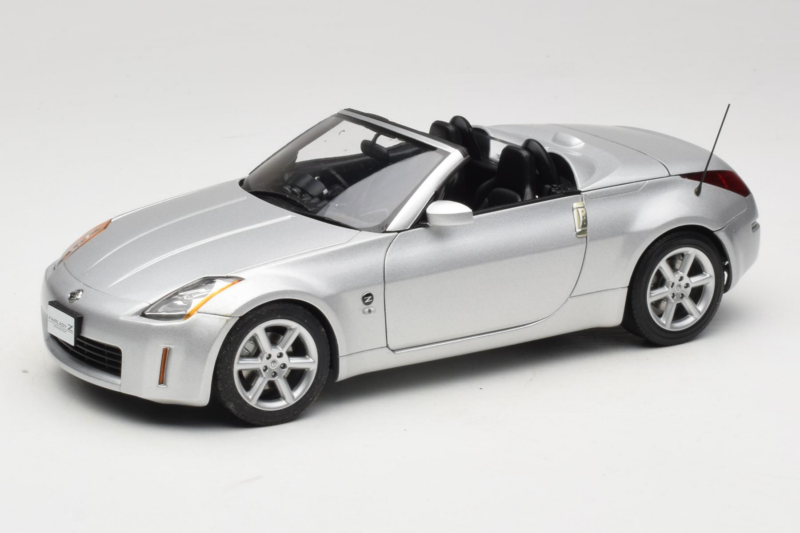 Nissan Fairlady Z Z33 Roadster Diamond Silver AUTOart 1:18 77376 Metalli