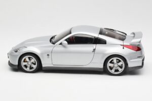 Nissan Fairlady Z Z34 NISMO Type 380RS Hopea AUTOart 1:18 77401 Metalli — kuva 4 / 8