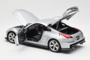 Nissan Fairlady Z Z34 NISMO Type 380RS Hopea AUTOart 1:18 77401 Metalli — kuva 5 / 8