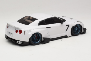 Nissan GT-R R35 Boost Wars 2 Valkoinen Jp Kraemo 1:18 KRAEMO001 Metalli — kuva 3 / 7
