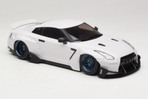 Nissan GT-R R35 Boost Wars 2 Valkoinen Jp Kraemo 1:18 KRAEMO001 Metalli — kuva 5 / 7
