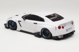 Nissan GT-R R35 Boost Wars 2 Valkoinen Jp Kraemo 1:18 KRAEMO001 Metalli — kuva 6 / 7