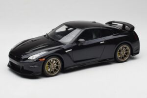 Nissan GT-R R35 Takumi Edition Midnight Purple GT Spirit 1:18 GT932 Hartsi