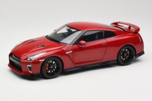 Nissan GT-R R35 Track Edition NISMO Vibrant Red MotorHelix 1:18 M83511 Metalli