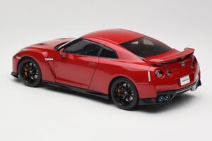 Nissan GT-R R35 Track Edition NISMO Vibrant Red MotorHelix 1:18 M83511 Metalli — kuva 7 / 8
