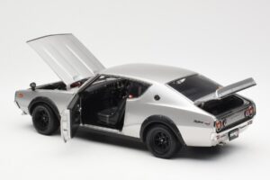Nissan Skyline 2000 GT-R KPGC110 Hopea Kyosho 1:18 08255S Metalli — kuva 5 / 8