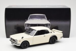 Nissan Skyline 2000 GT-R KPGC110 Valkoinen Kyosho 1:18 08127W Metalli — kuva 8 / 8