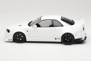 Nissan Skyline GT-R BNR34 by KRC Pearl White Otto 1:18 OT1135 Hartsi — kuva 3 / 6