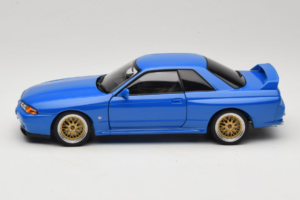Nissan Skyline GT-R R32 V-Spec II Tuned Sininen AUTOart 1:18 77415 Metalli — kuva 4 / 8