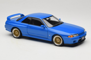 Nissan Skyline GT-R R32 V-Spec II Tuned Sininen AUTOart 1:18 77415 Metalli — kuva 6 / 8