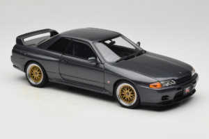 Nissan Skyline GT-R R32 V-Spec II Tuned Gun Grey Metallic AUTOart 1:18 77417 Metalli — kuva 6 / 8