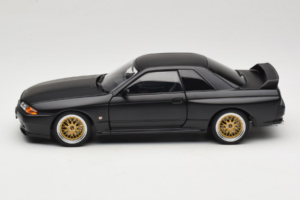 Nissan Skyline GT-R R32 V-Spec II Tuned Version Matt Black AUTOart 1:18 77418 Metalli — kuva 4 / 8