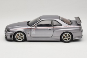 Nissan Skyline GT-R R34 Nismo S-Tune Hopea AUTOart 1:18 77358 Metalli — kuva 4 / 8