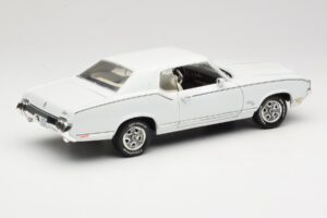 Oldsmobile Cutlass SX Valkoinen ERTL 1:18 33775 Metalli — kuva 3 / 8