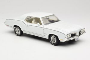 Oldsmobile Cutlass SX Valkoinen ERTL 1:18 33775 Metalli — kuva 6 / 8