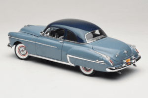 Oldsmobile 88 Sininen Grease Auto World 1:18 AWSS103/06 Metalli — kuva 7 / 8
