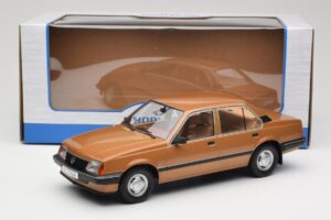 Opel Ascona C Berlina Beige Metallic MCG 1:18 MCG18459 Metalli — kuva 6 / 6