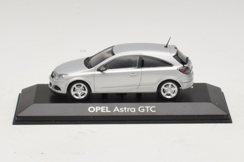 Opel Astra H GTC Hopea Minichamps 1:43 ASTRA003 Metalli