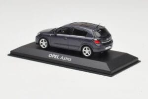 Opel Astra H Tummansininen Minichamps 1:43 B24910027-A1 Metalli — kuva 3 / 4