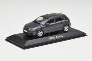 Opel Astra H Harmaa Minichamps 1:43 B24910027A Metalli — kuva 2 / 4
