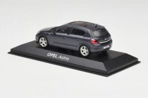 Opel Astra H Harmaa Minichamps 1:43 B24910027A Metalli — kuva 3 / 4