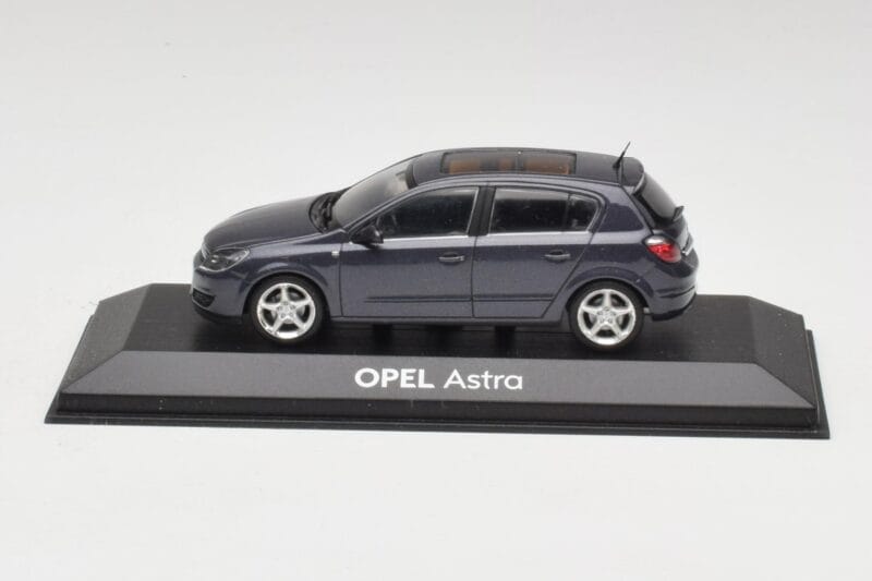 Opel Astra H Harmaa Minichamps 1:43 B24910027A Metalli