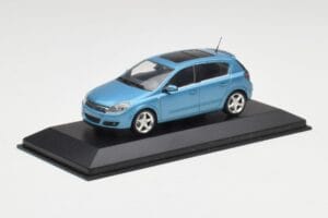 Opel Astra H Vaaleansininen Minichamps 1:43 400043001 Metalli — kuva 2 / 4