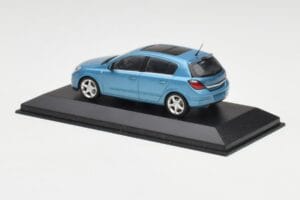 Opel Astra H Vaaleansininen Minichamps 1:43 400043001 Metalli — kuva 3 / 4