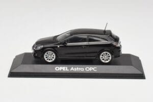 Opel Astra H OPC Musta Minichamps 1:43 90399890 Metalli