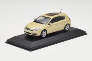 Opel Astra H Keltainen Metallic Minichamps 1:43 403043003 Metalli — kuva 2 / 4