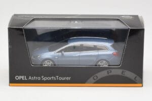 Opel Astra J Sports Tourer Blue Metallic Minichamps 1:43 400049012 Metalli — kuva 4 / 4