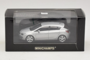 Opel Astra J Hopea Minichamps 1:43 400049000 Metalli — kuva 4 / 4
